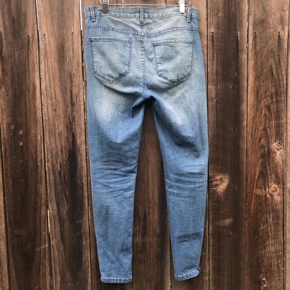 Jeans - Picture 2 of 3